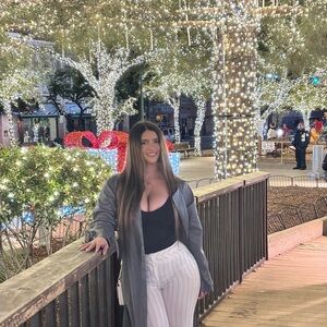 Meet your Posher, Saleen